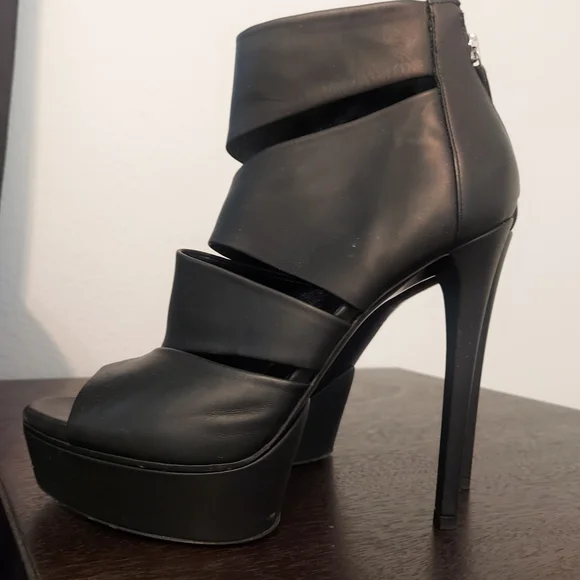 Gucci Black Ultra High Stiletto Heels - Picture 3 of 5